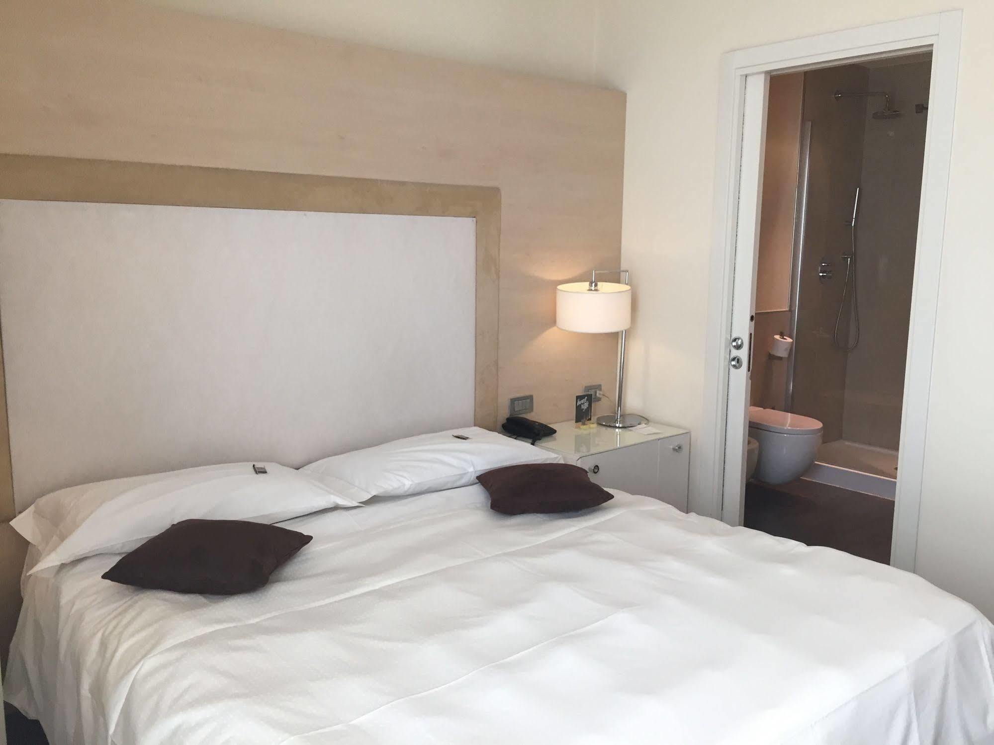 4 Viale Masini Hotel Bologna Esterno foto