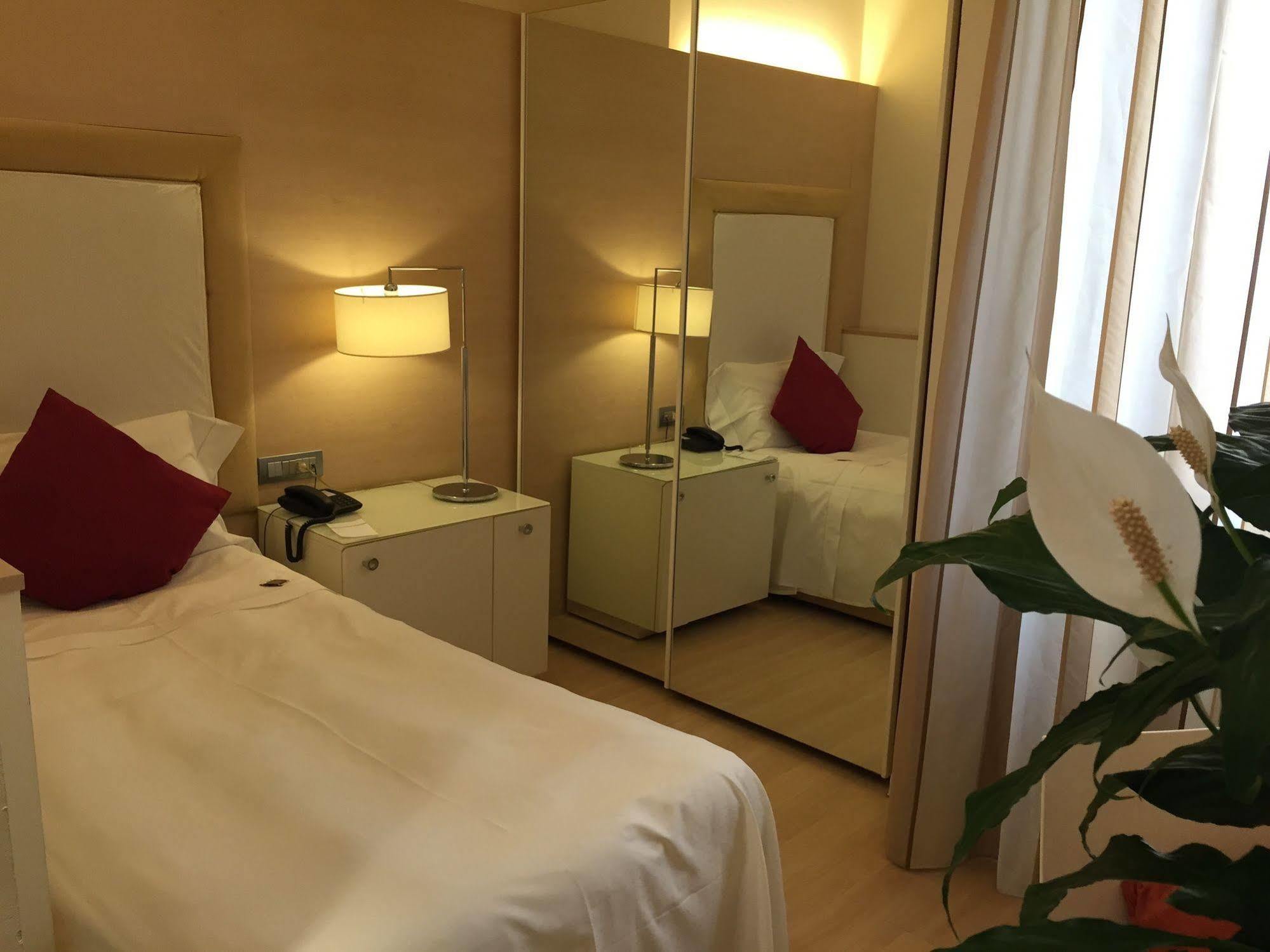 4 Viale Masini Hotel Bologna Esterno foto
